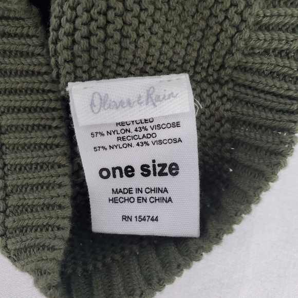 Oliver & Rain Olive Green Pom Beanie - One Size EUC - Picture 3 of 3